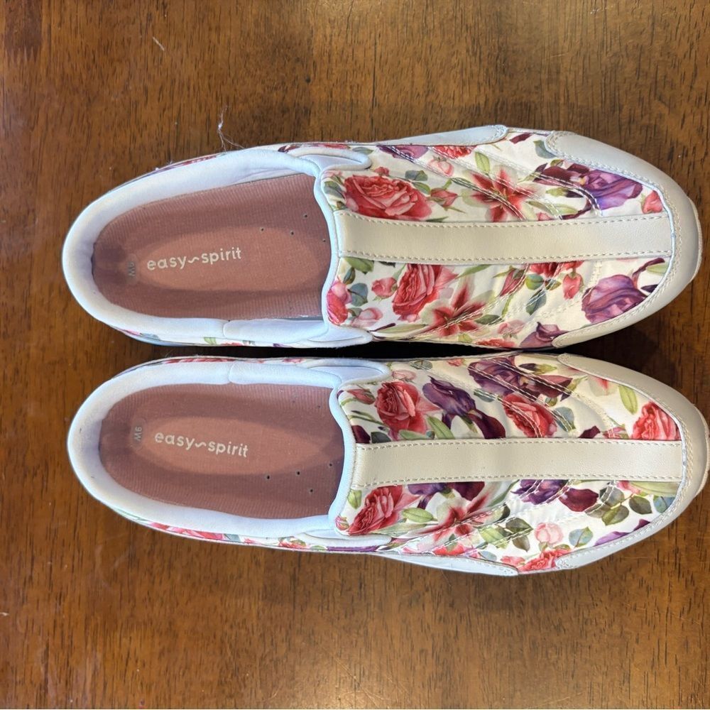 Easy Spirit Floral White Mules - Picture 3 of 6